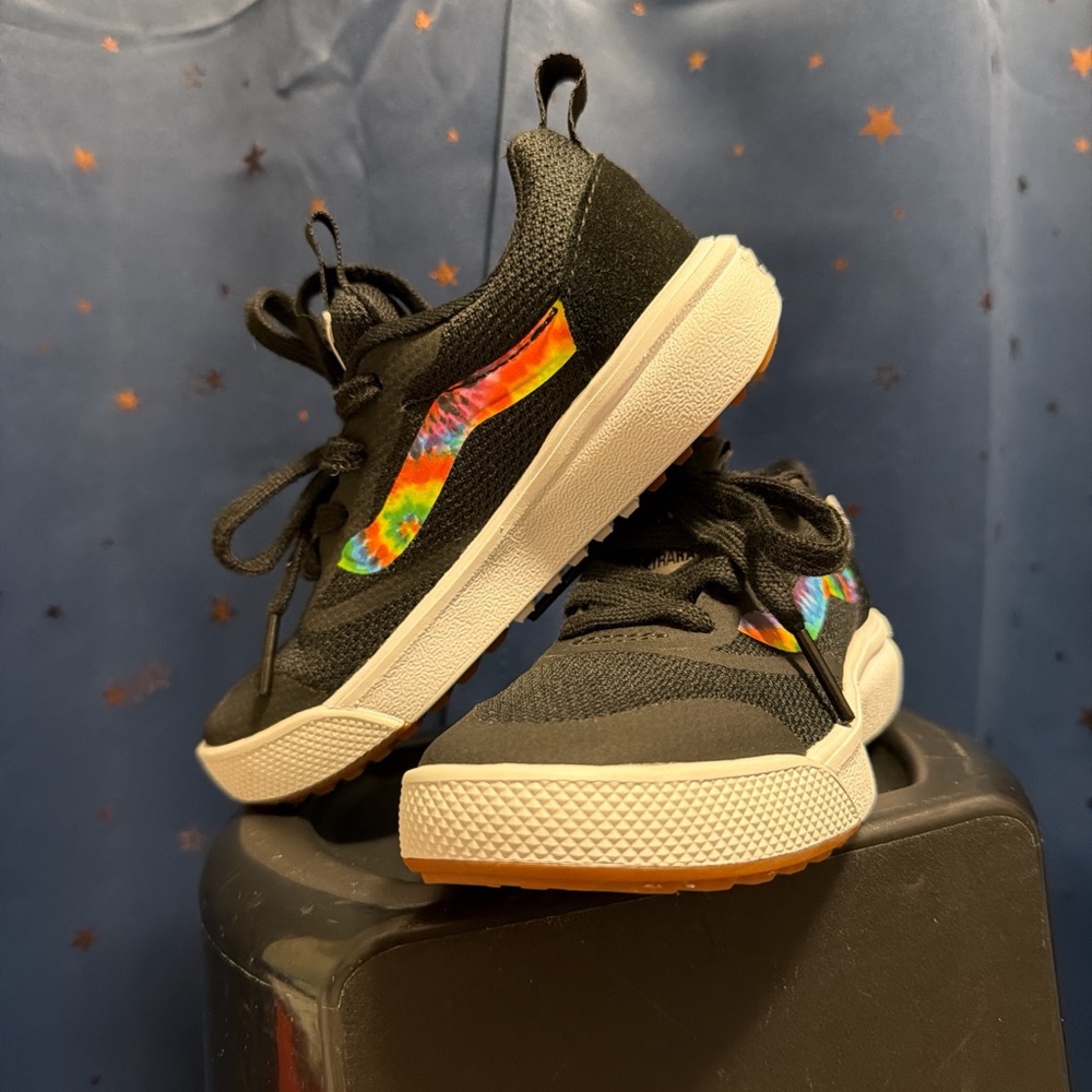SOLD - Vans UltraCush Tie-Dye Wave Sneakers – Kids 10.5
